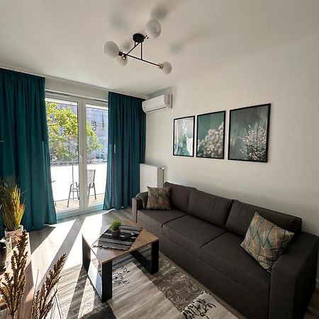 Skytravel 26 Apartament Pileckiego Nowy Dwor Mazowiecki Airport Modlin 24H Екстер'єр фото