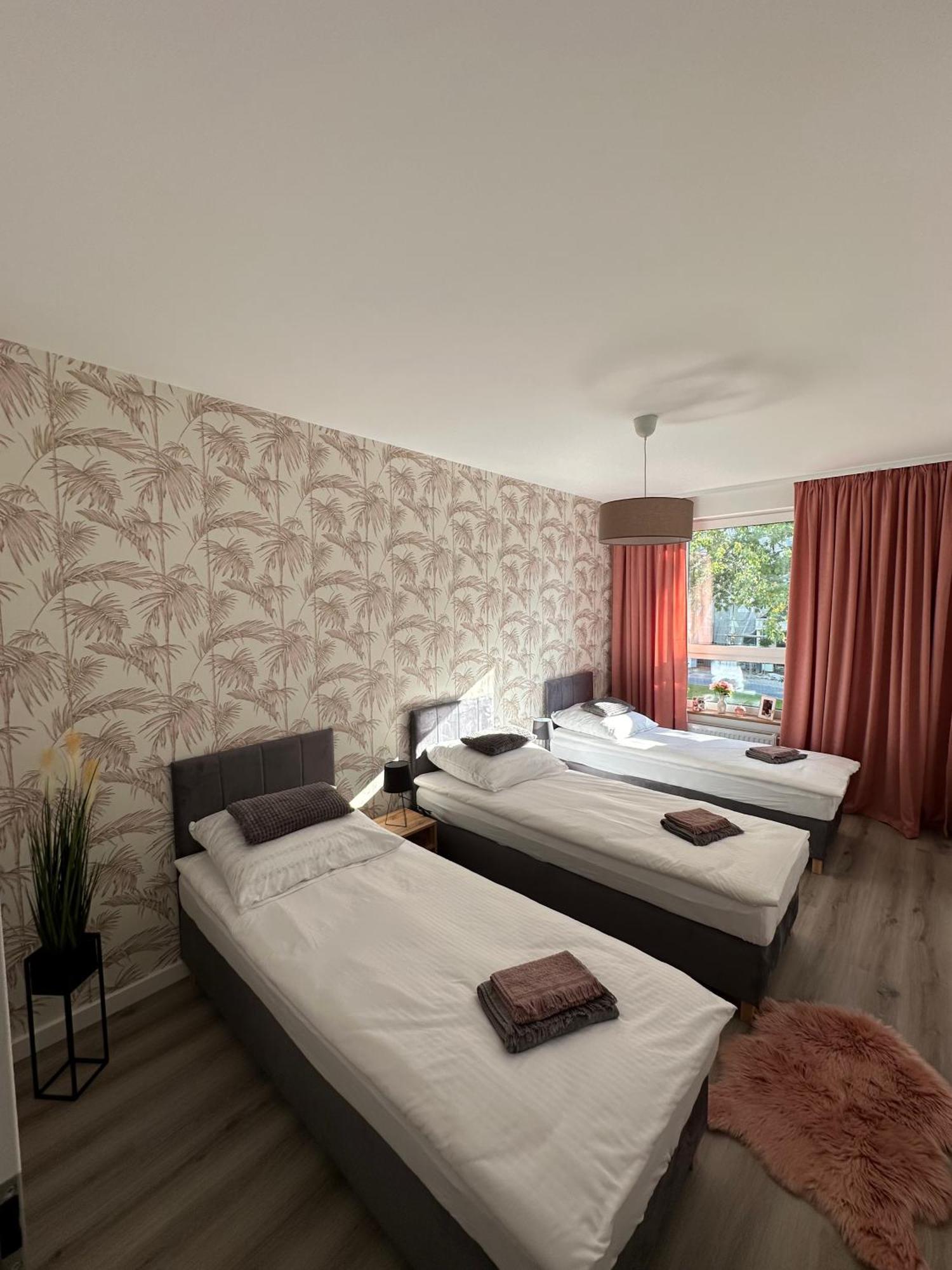 Skytravel 26 Apartament Pileckiego Nowy Dwor Mazowiecki Airport Modlin 24H Екстер'єр фото
