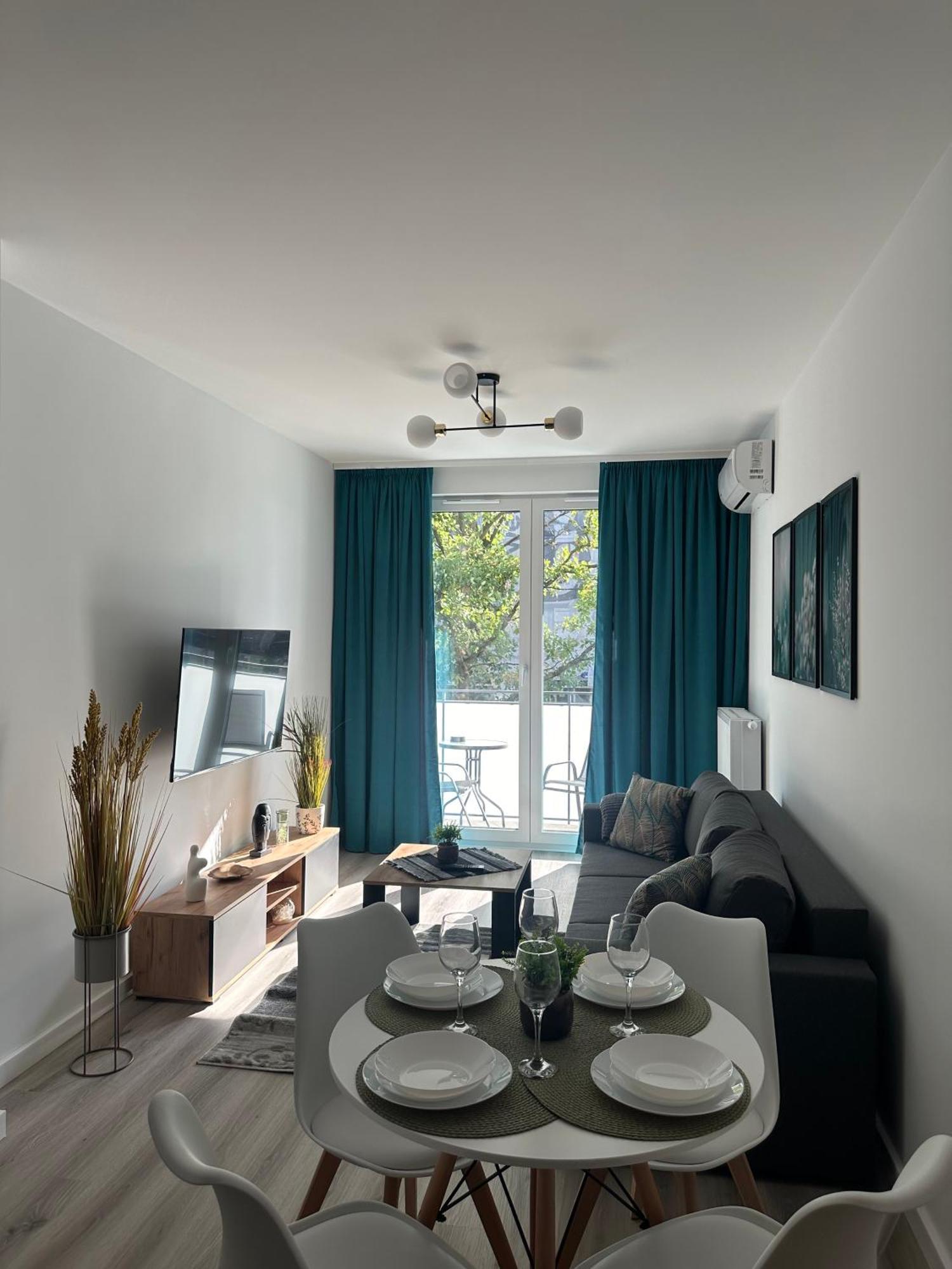 Skytravel 26 Apartament Pileckiego Nowy Dwor Mazowiecki Airport Modlin 24H Екстер'єр фото
